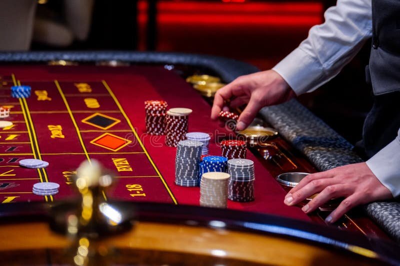 betqay တိုက်ရိုက်ကာစီနို Real Dealer Baccarat Roulette HD Streaming မြန်မာ ကစားသမားများ MMK ဖြင့် ကစားနေသည့် မြင်ကွင်း